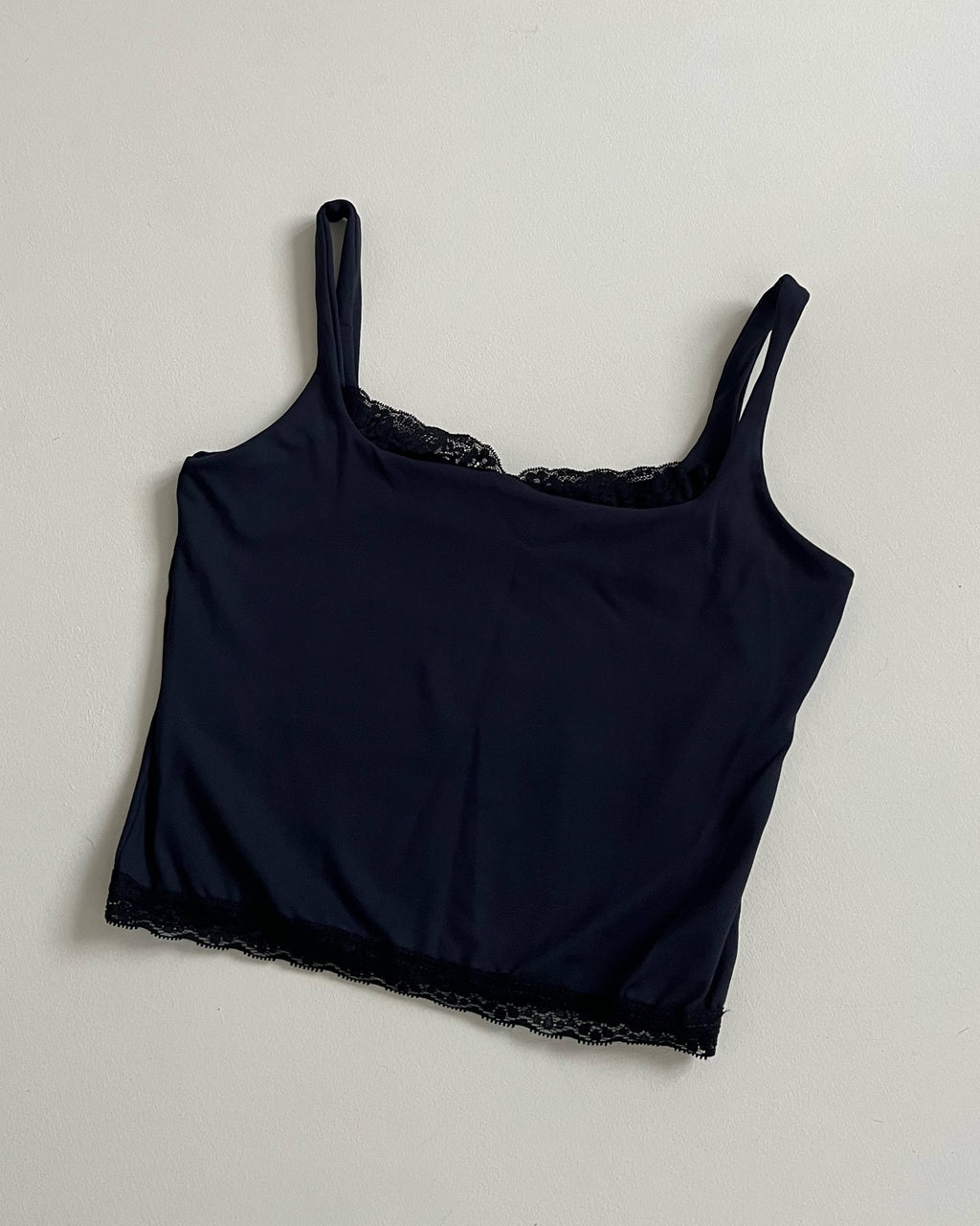 MUSCULOSA CON ENCAJE