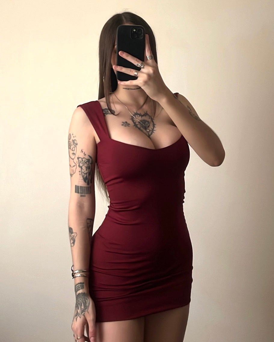 VESTIDO BRETEL VINO