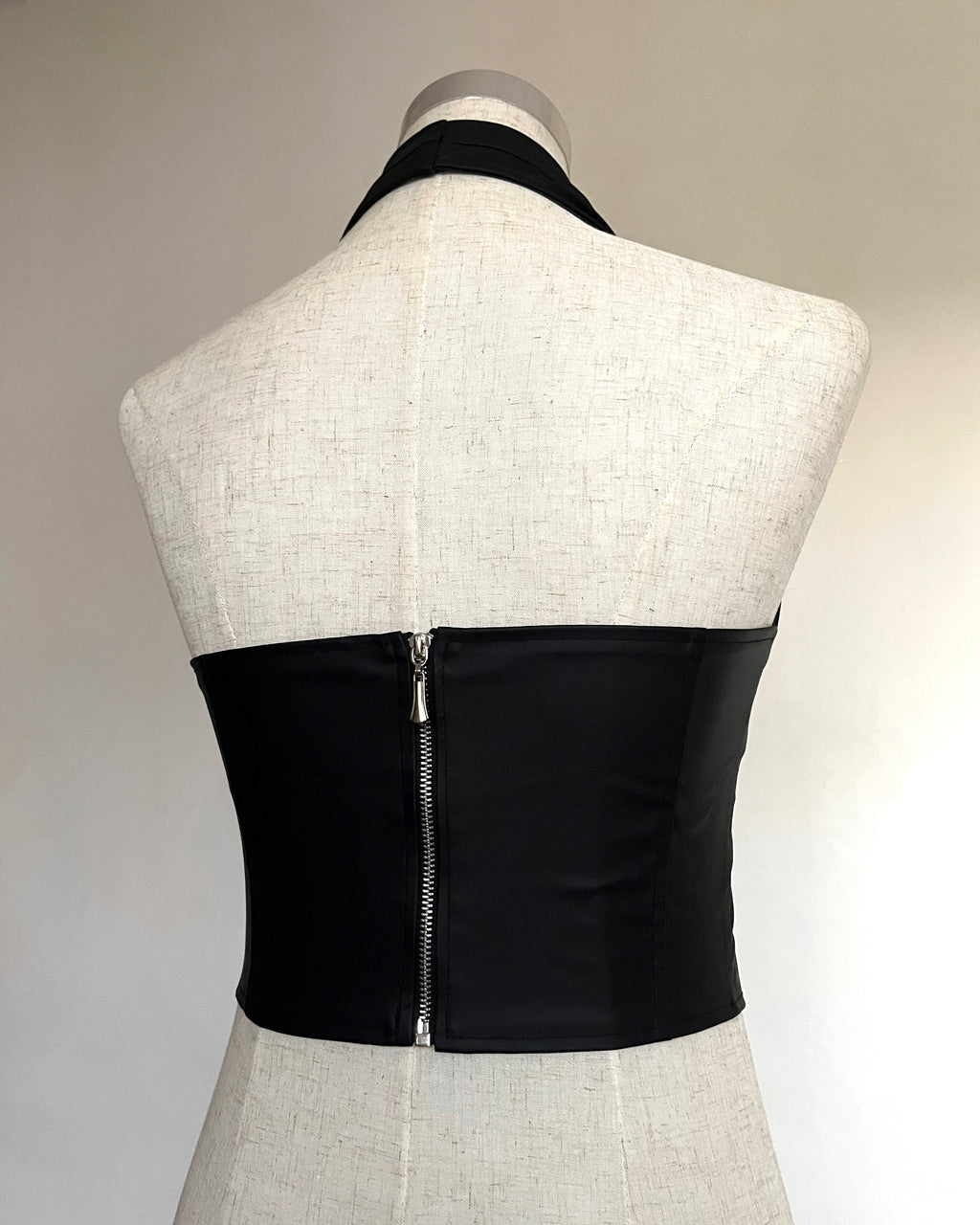 TOP CUERINA NEGRO