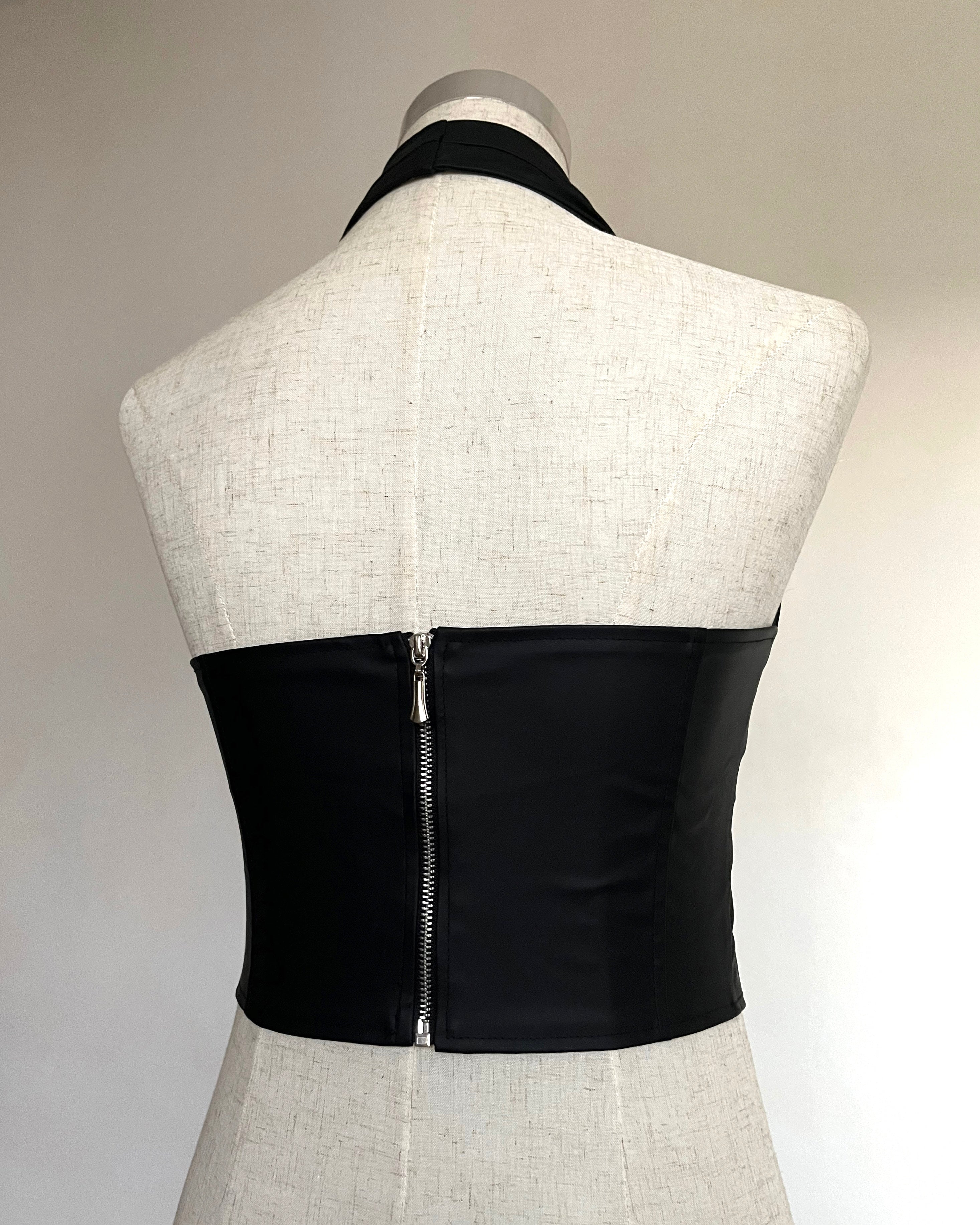 TOP CUERINA NEGRO