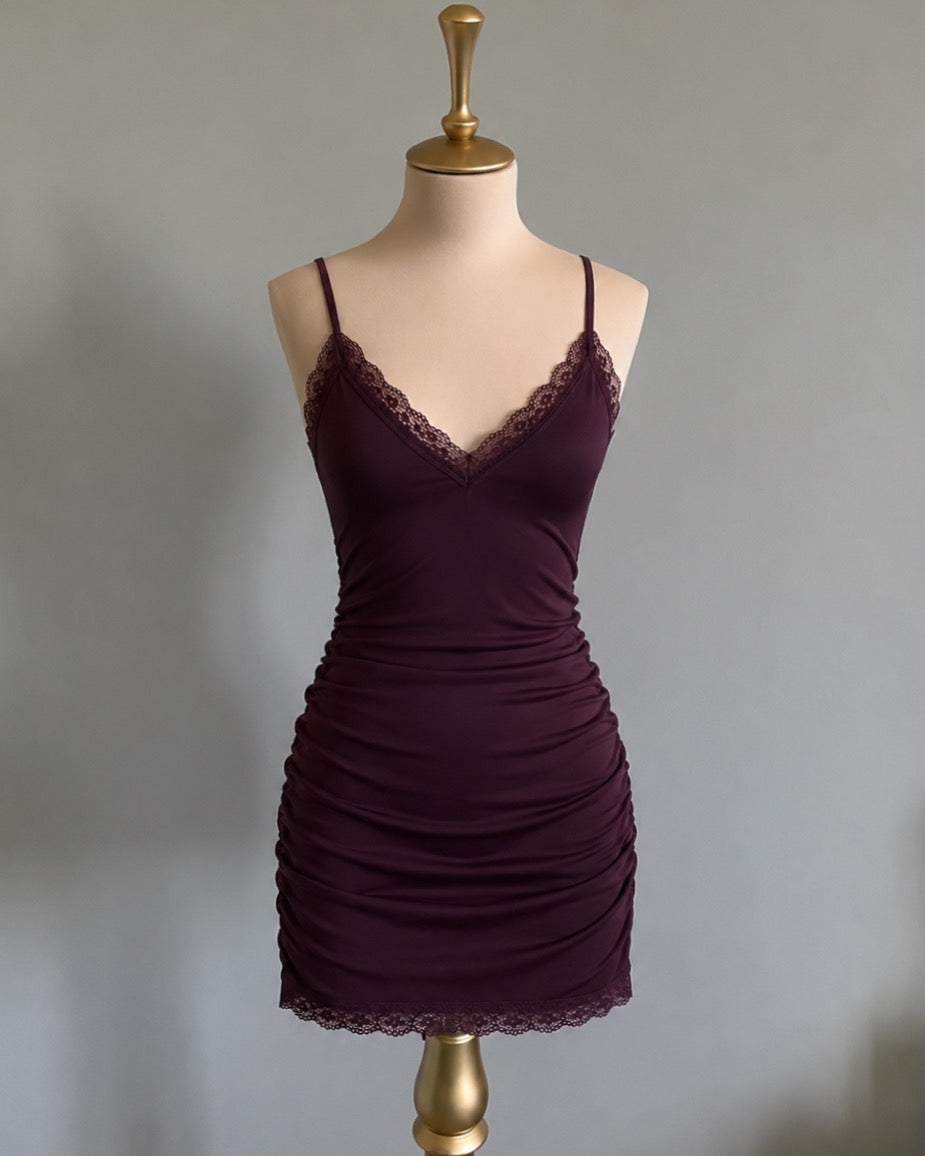 VESTIDO CON PUNTILLA