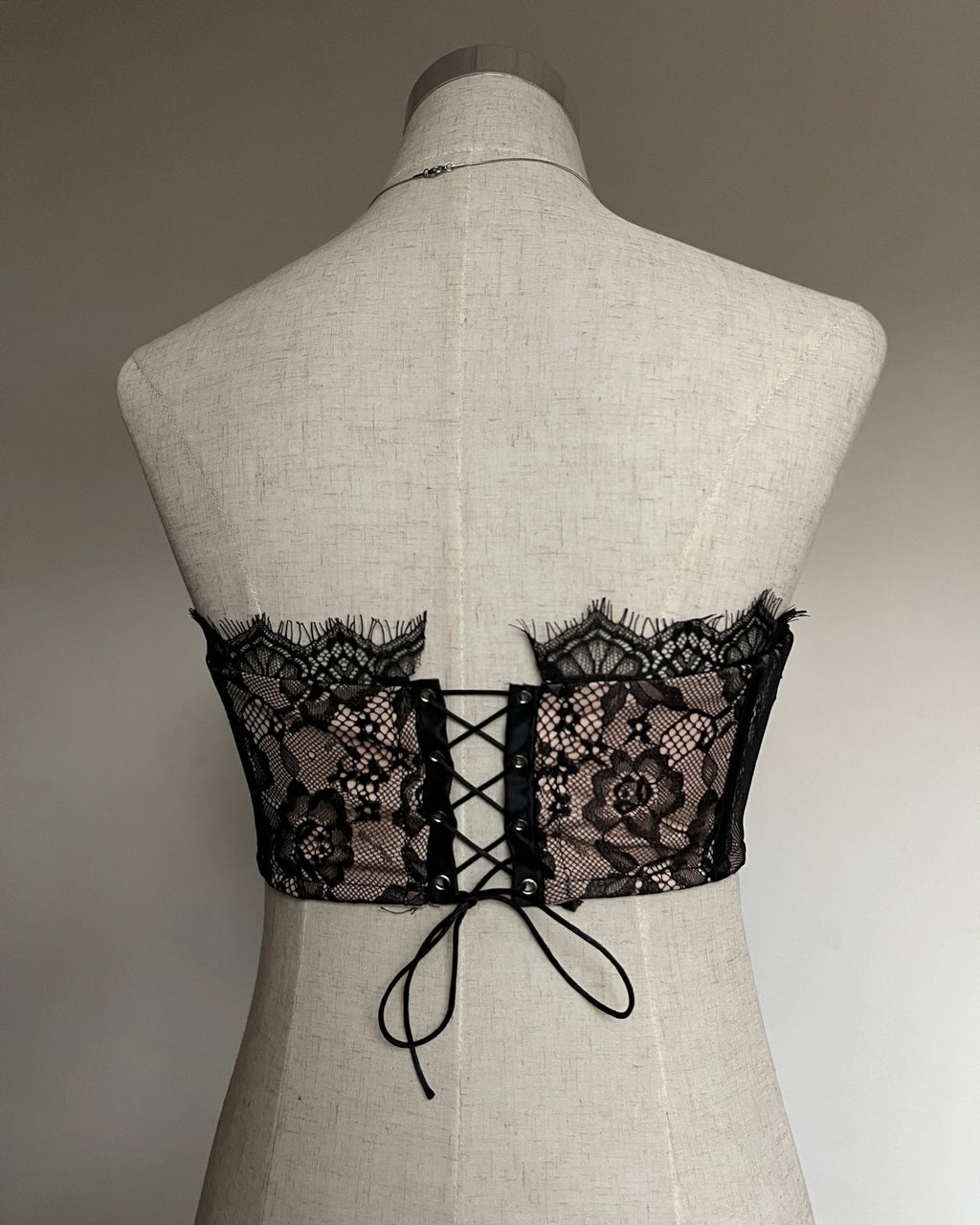 CORSET DE ENCAJE