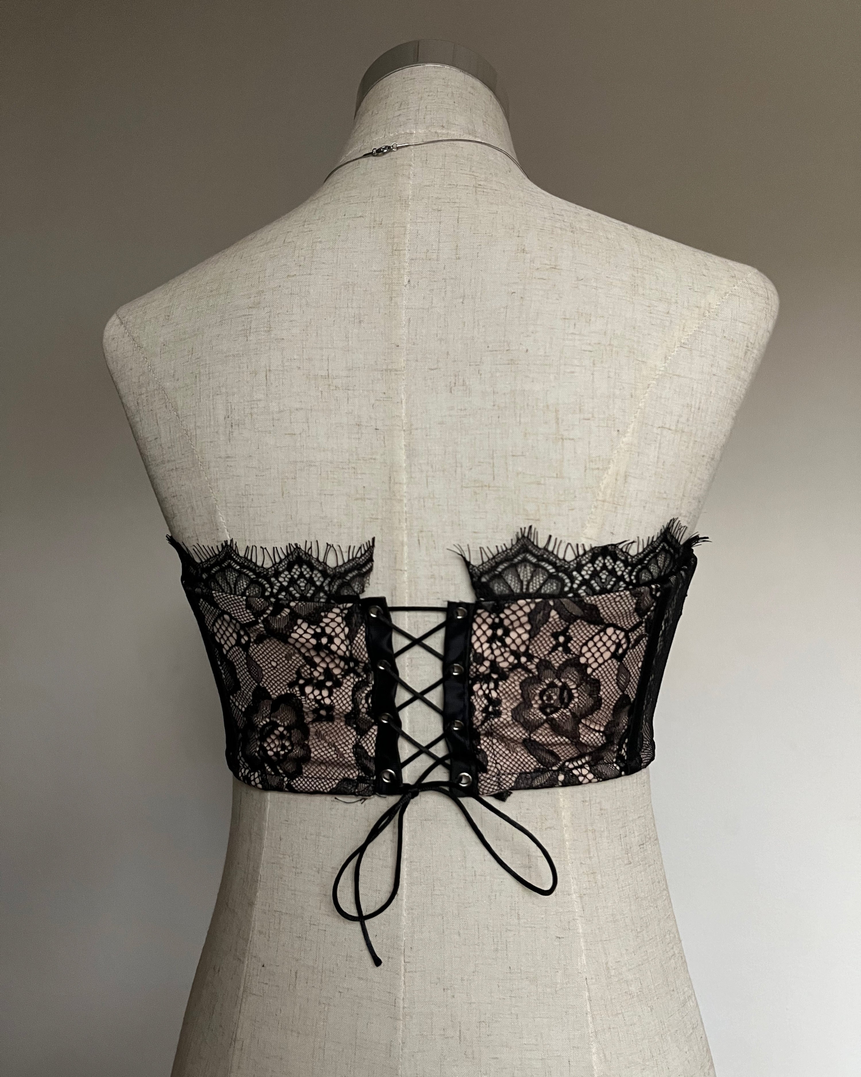 CORSET DE ENCAJE