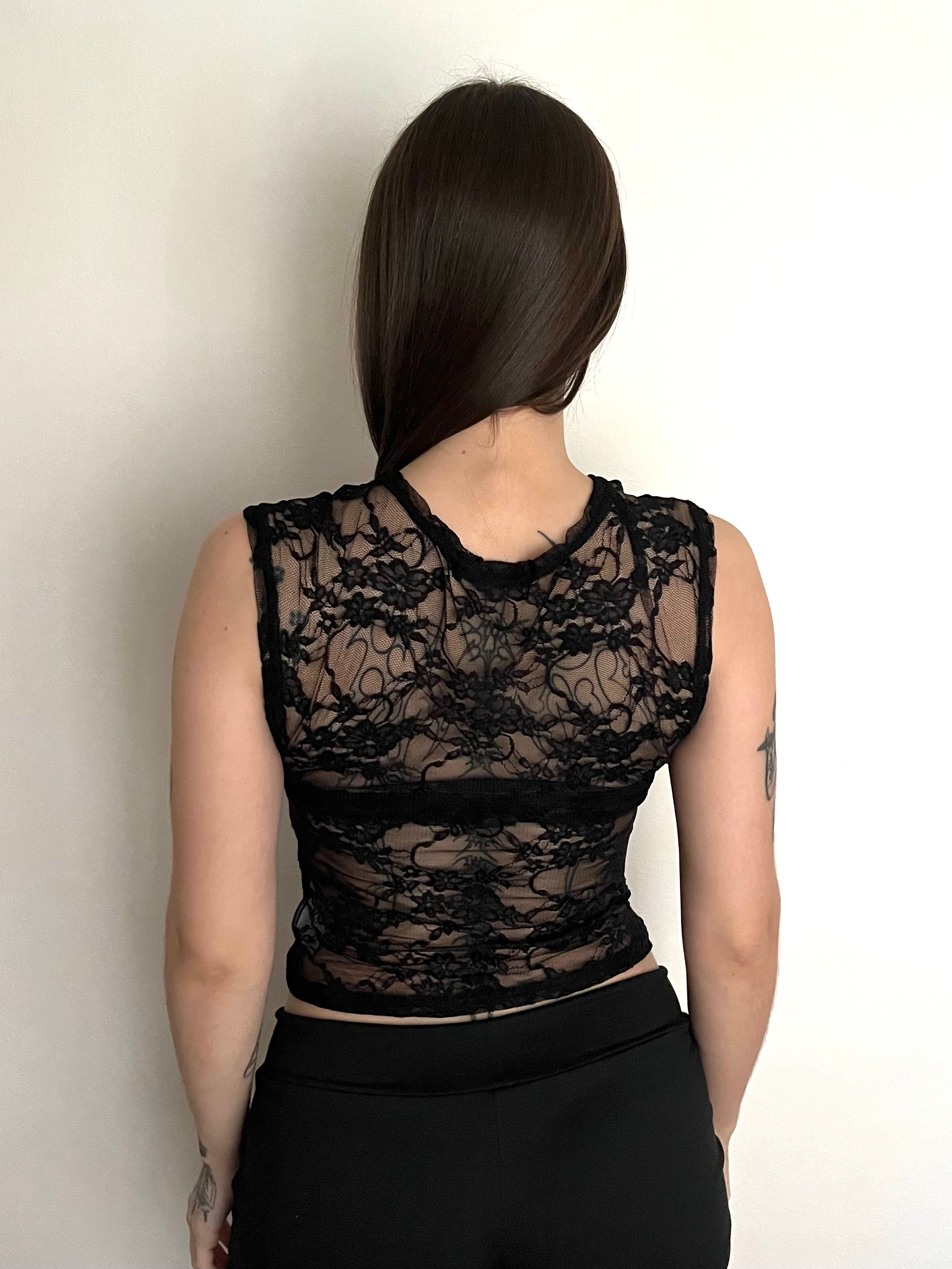 MUSCULOSA DE ENCAJE