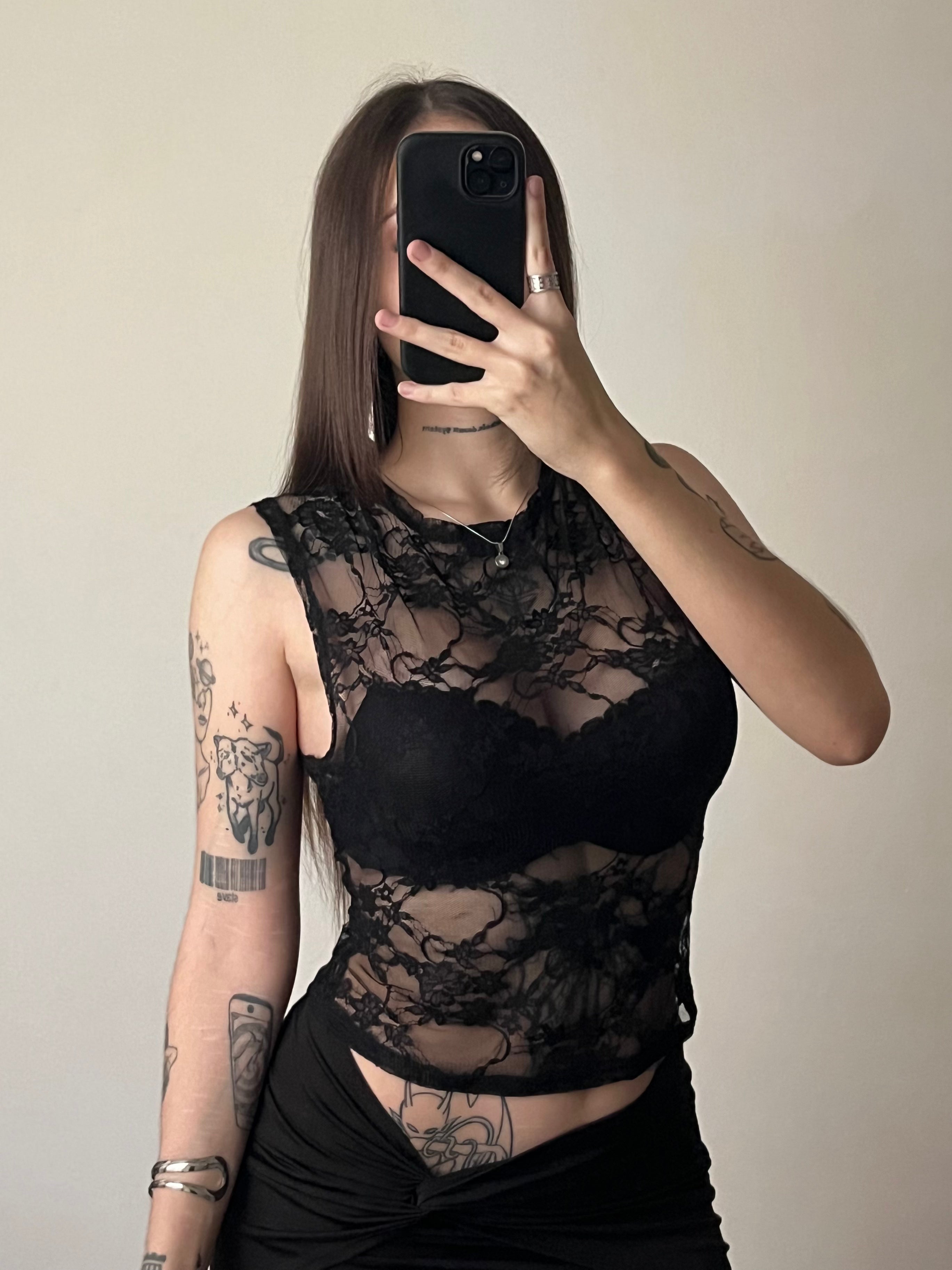 MUSCULOSA DE ENCAJE